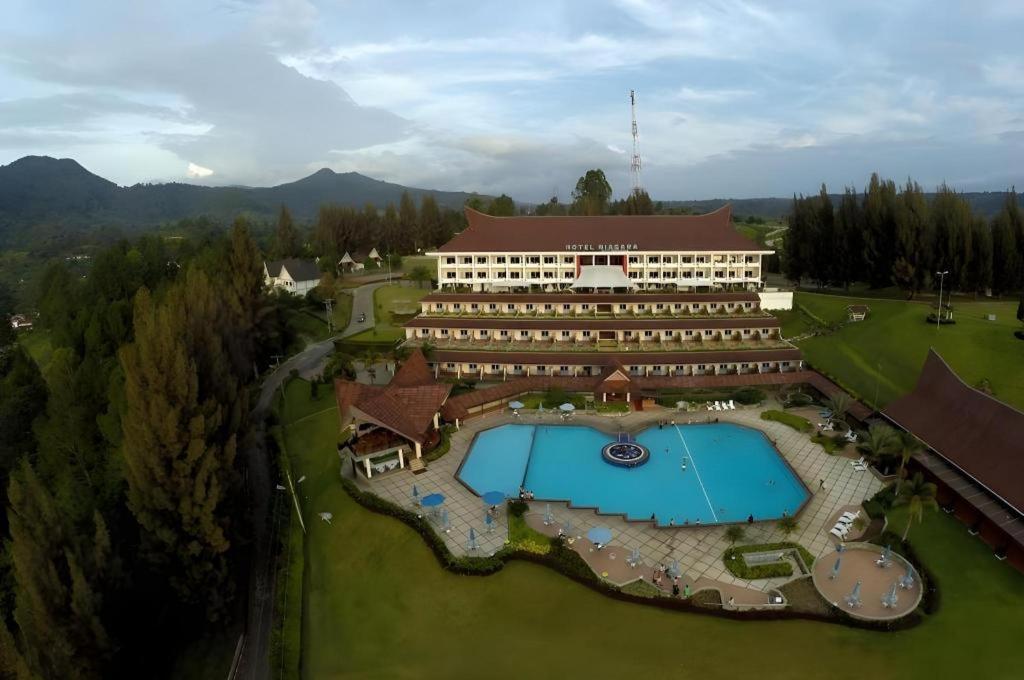 Hotel Niagara Parapat Exterior foto